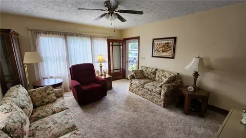 4300 9th Ave, Vienna, WV 26105 photo 5