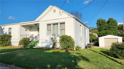 4300 9th Ave, Vienna, WV 26105 photo 2
