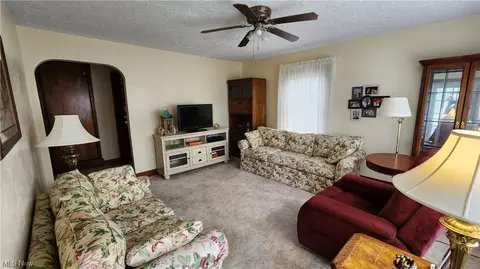 4300 9th Ave, Vienna, WV 26105 photo 4
