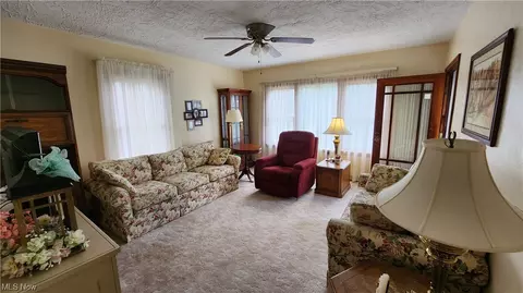 4300 9th Ave, Vienna, WV 26105 photo 6