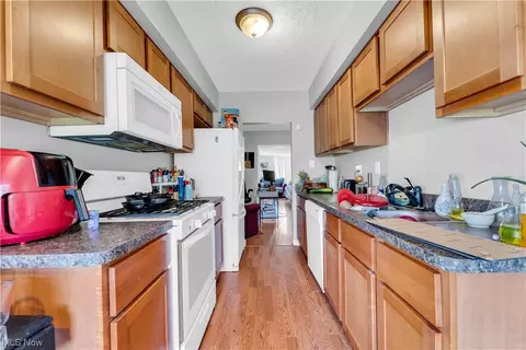 111 E 220th St, Euclid, OH 44123 photo 12