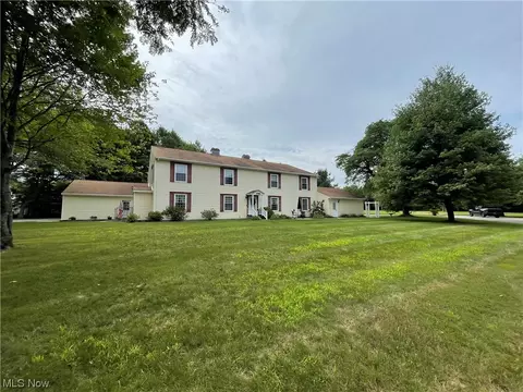 571 Heritage Sq, Jefferson, OH 44047