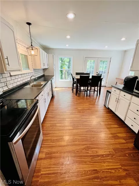 231 E King St, Chardon, OH 44024 photo 11