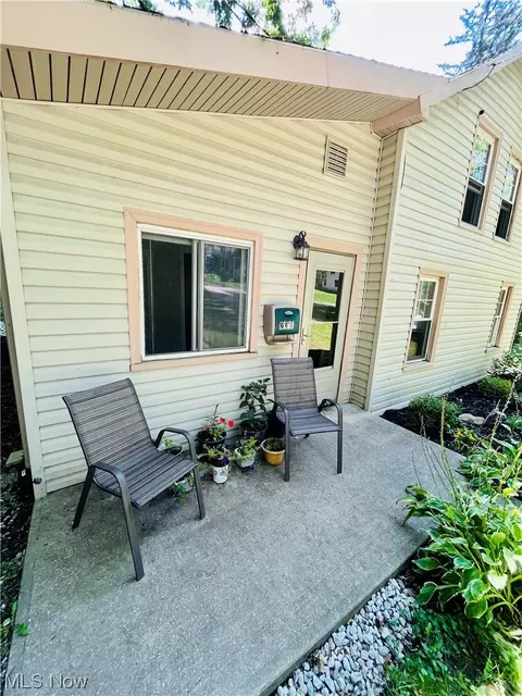 231 E King St, Chardon, OH 44024 photo 8