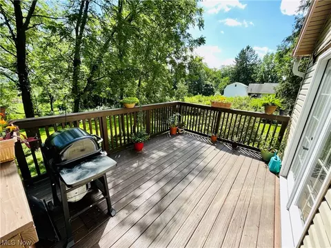 231 E King St, Chardon, OH 44024 photo 5