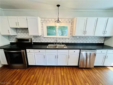 231 E King St, Chardon, OH 44024 photo 12
