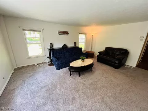 231 E King St, Chardon, OH 44024 photo 16