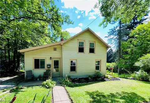 231 E King St, Chardon, OH 44024 photo 1
