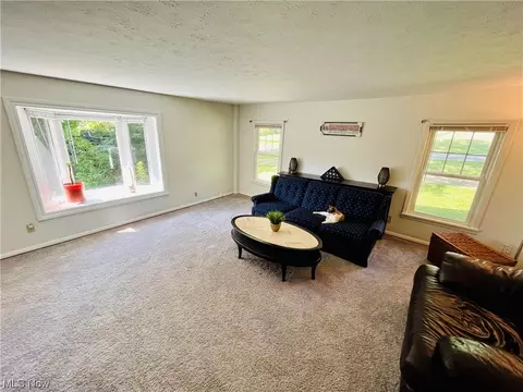 231 E King St, Chardon, OH 44024 photo 15