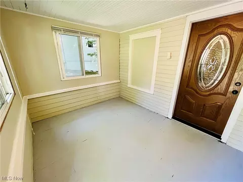 231 E King St, Chardon, OH 44024 photo 2