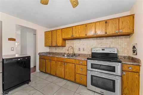3145 Williamsburg St NW, Warren, OH 44485 photo 7