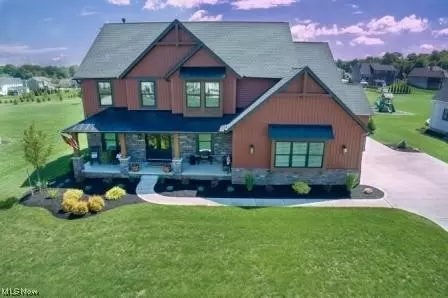 338 Leighfield Ln NE, Hartville, OH 44632