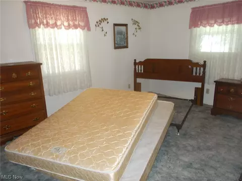 628 Thayer Ave, Ashtabula, OH 44004 photo 4