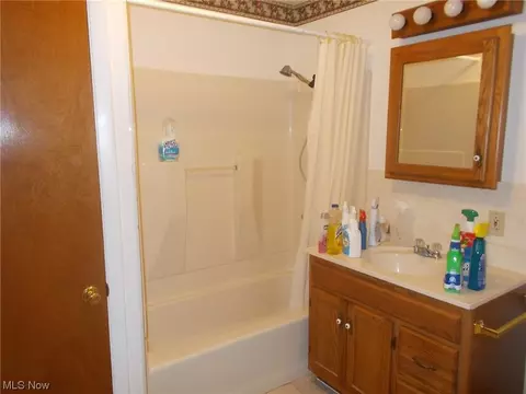 628 Thayer Ave, Ashtabula, OH 44004 photo 6