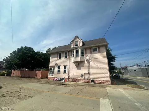 2842 Elyria Ave, Lorain, OH 44055 photo 3
