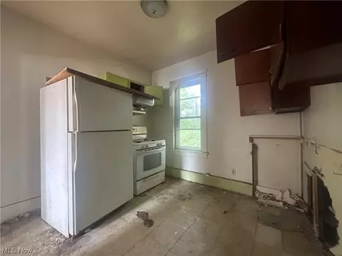 2842 Elyria Ave, Lorain, OH 44055 photo 10