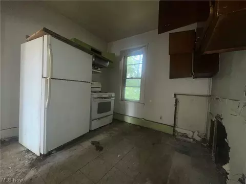 2842 Elyria Ave, Lorain, OH 44055 photo 9