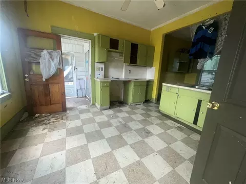 2842 Elyria Ave, Lorain, OH 44055 photo 6