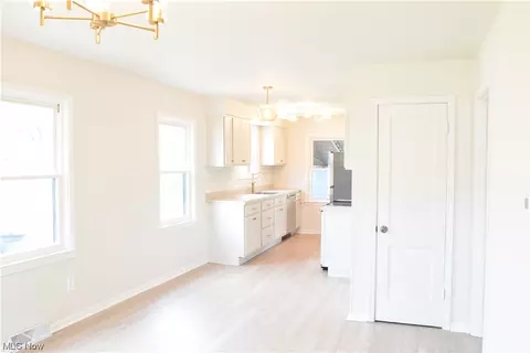 2448 E 37th St, Lorain, OH 44055 photo 6