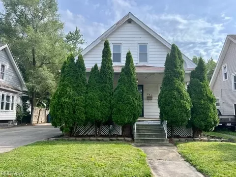 841 W 18th St, Lorain, OH 44052