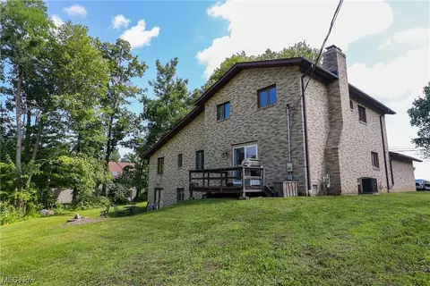 2448 River Rd, Willoughby Hills, OH 44094 photo 4