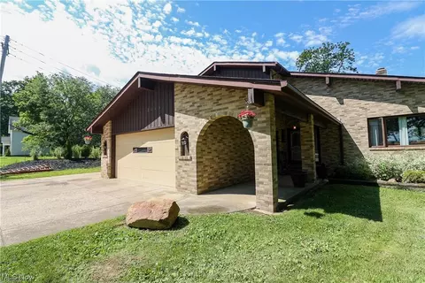 2448 River Rd, Willoughby Hills, OH 44094 photo 2