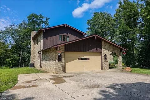 2448 River Rd, Willoughby Hills, OH 44094 photo 3