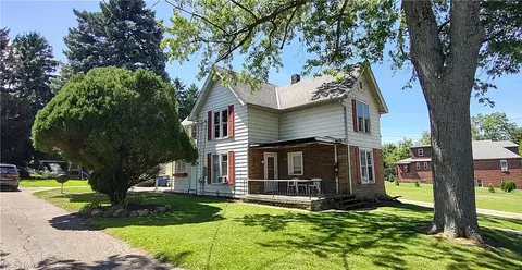 842 E 15th St, Ashtabula, OH 44004 photo 1