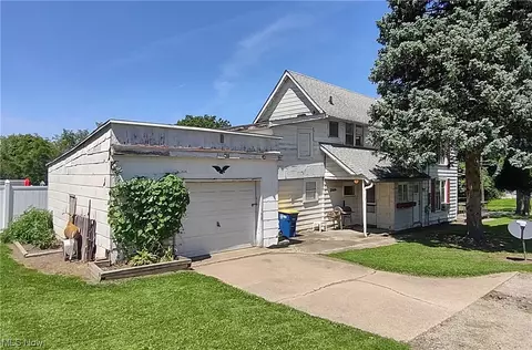 842 E 15th St, Ashtabula, OH 44004 photo 3