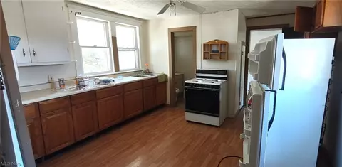 842 E 15th St, Ashtabula, OH 44004 photo 18