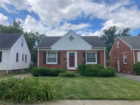 1490 E 195th St, Euclid, OH 44117 photo 1