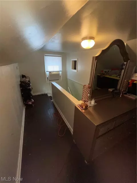 1490 E 195th St, Euclid, OH 44117 photo 8