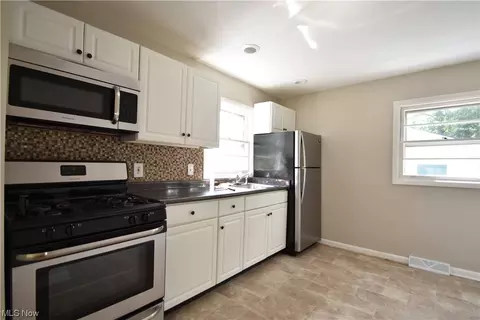 1789 Mathews Rd, Poland, OH 44514 photo 6