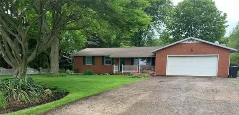7475 Braucher St NW, North Canton, OH 44720