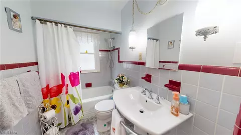 1555 E 254th St, Euclid, OH 44117 photo 13