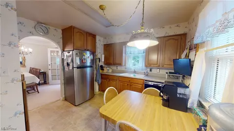 1555 E 254th St, Euclid, OH 44117 photo 10