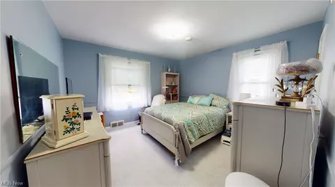 1555 E 254th St, Euclid, OH 44117 photo 11