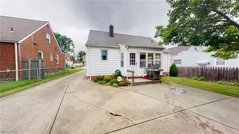 1555 E 254th St, Euclid, OH 44117 photo 21