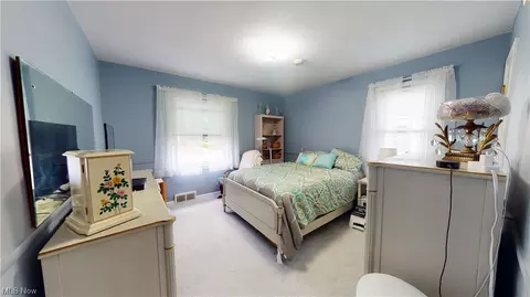 1555 E 254th St, Euclid, OH 44117 photo 11