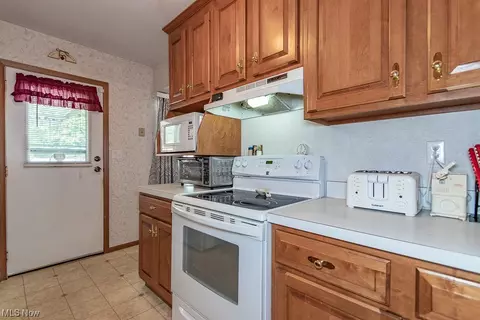 1621 Allen Ave, Ashtabula, OH 44004 photo 7