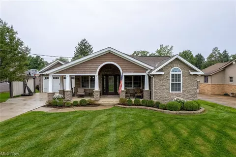 8410 Ridgedale Dr, North Royalton, OH 44133