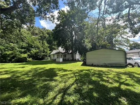 814 E Main St, Bellevue, OH 44811 photo 8