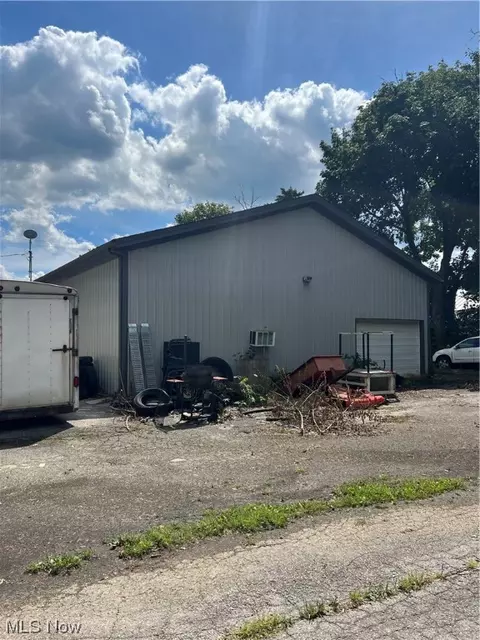 814 E Main St, Bellevue, OH 44811 photo 9