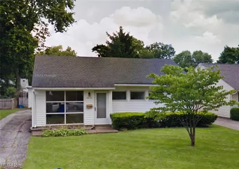 2833 8th St, Cuyahoga Falls, OH 44221