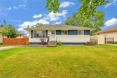 6366 Michael Dr, Brook Park, OH 44142