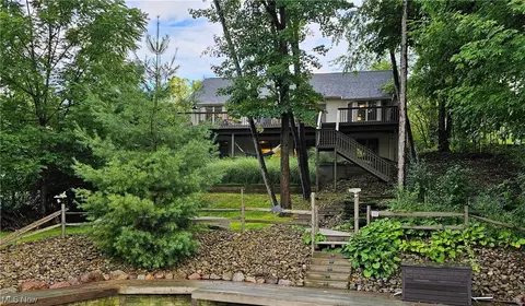 1594 Soncere Dr, Roaming Shores, OH 44084