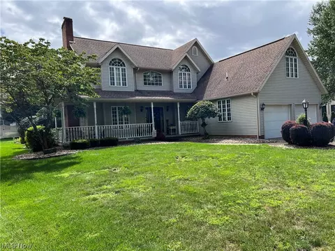 326 Oakdale Dr, Dover, OH 44622