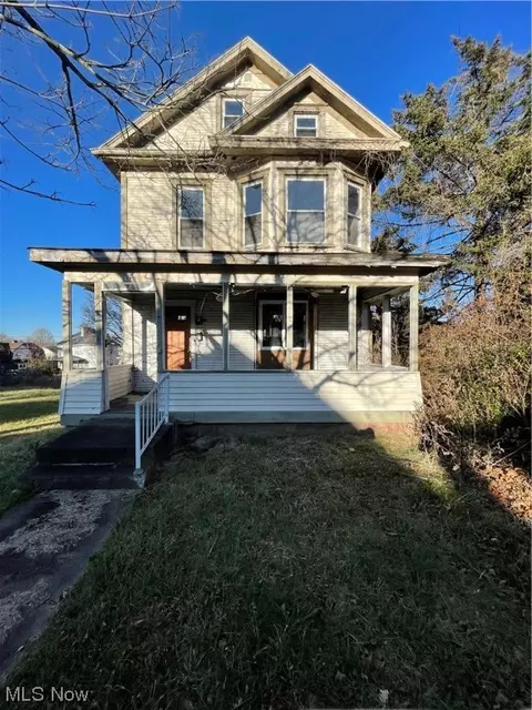 1325 Pennsylvania Ave, Steubenville, OH 43952