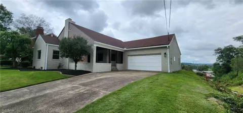 3317 Spruce St, Parkersburg, WV 26104