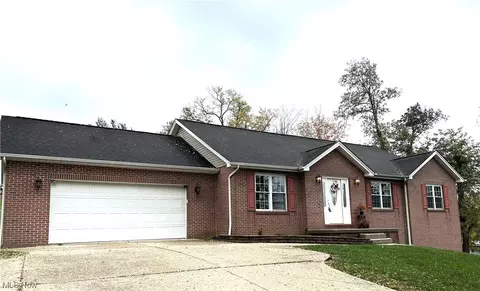1 Edinburgh Way, Saint Clairsville, OH 43950